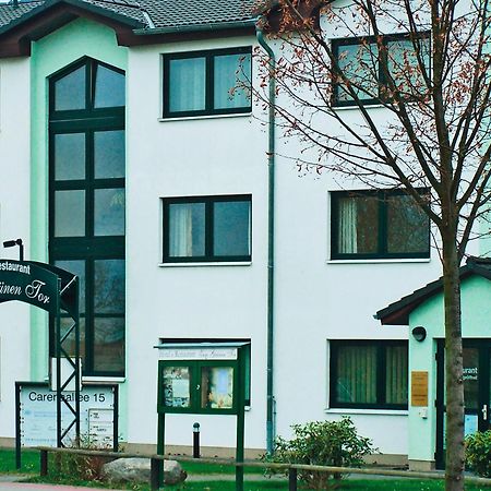 Hotel Zum Grünen Tor Hoppegarten Exterior foto