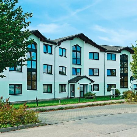 Hotel Zum Grünen Tor Hoppegarten Exterior foto