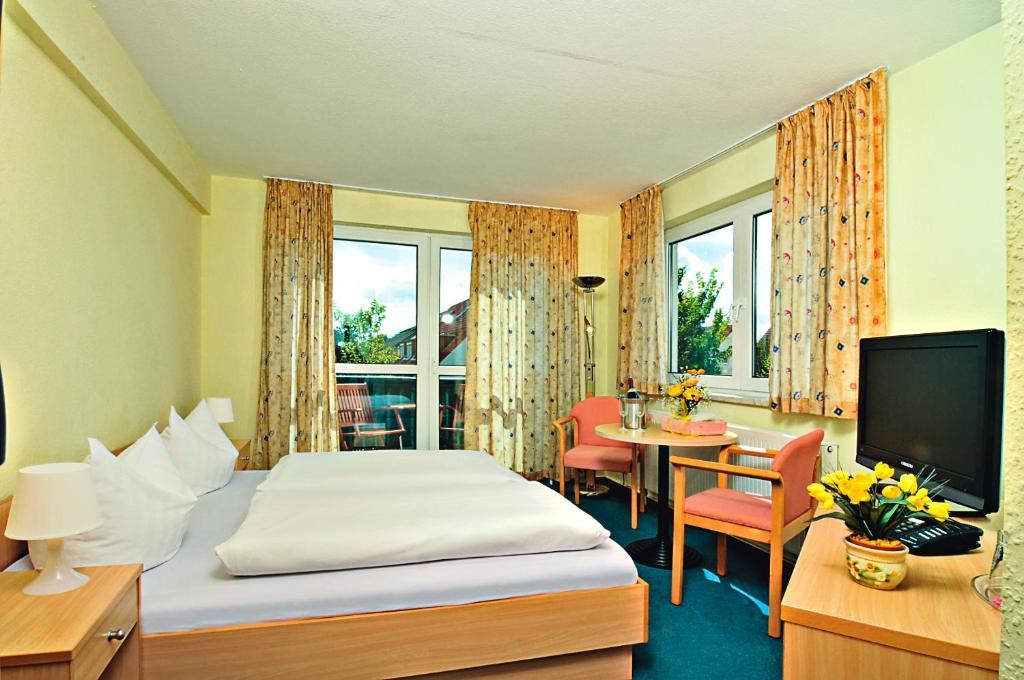 Hotel Zum Grünen Tor Hoppegarten Habitación foto
